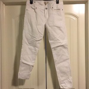 Cabi size 6 white denim jeans